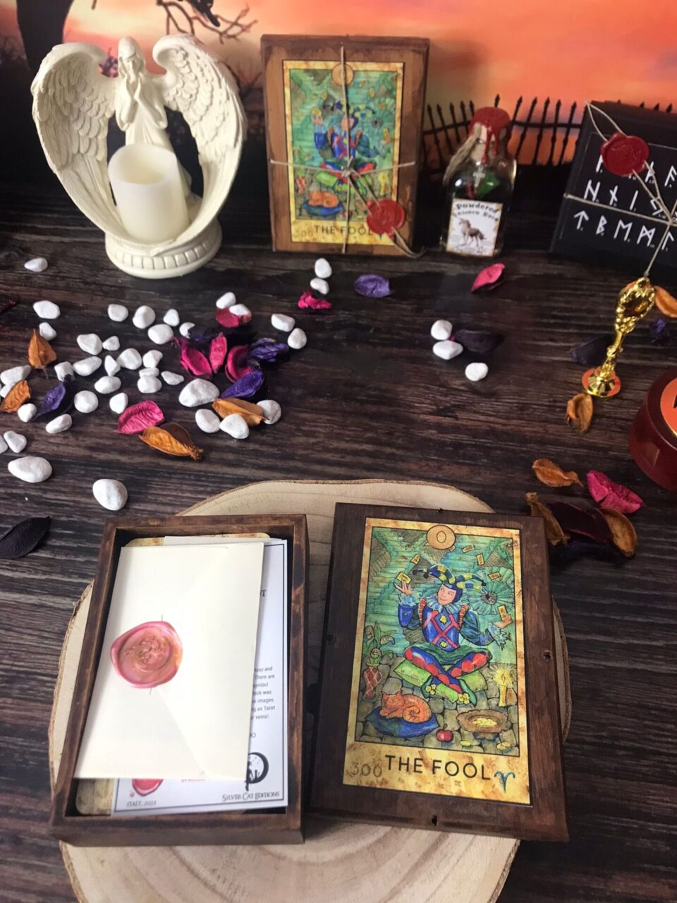 FANTASY WORLD TAROT Special Limited Edition numbered of 100 copies in Wooden Box